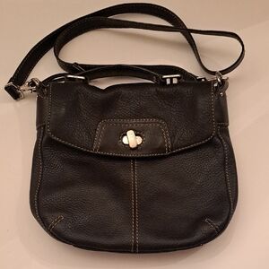 Fossil Black Pebbled Leather Shoulder Bag W Turn Lock Closure